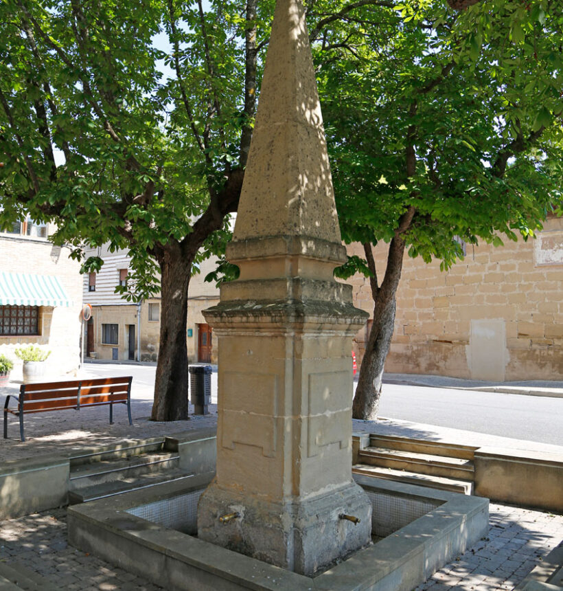 FUENTE PLAZA OLLAURI